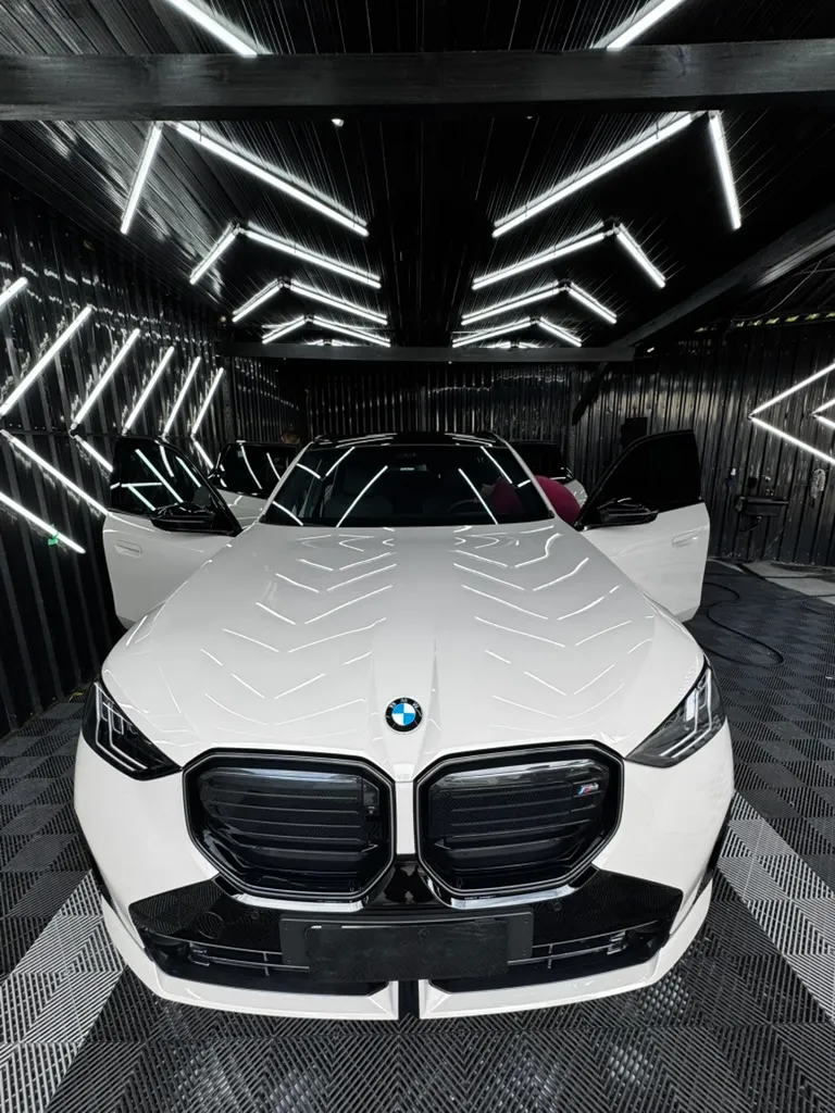 Foto real de serviço automotivo da Sta Mônica